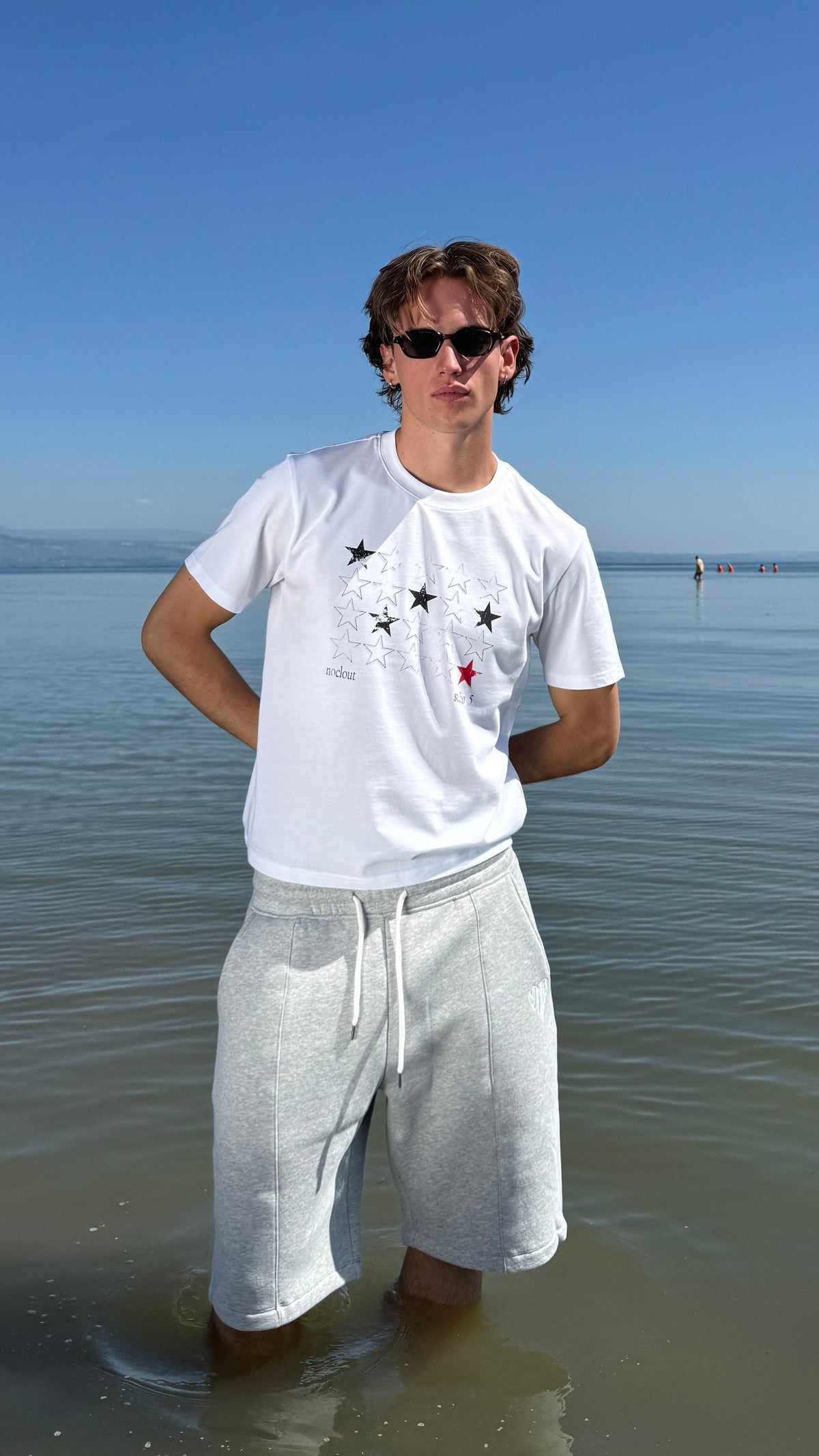 Emblema Tee